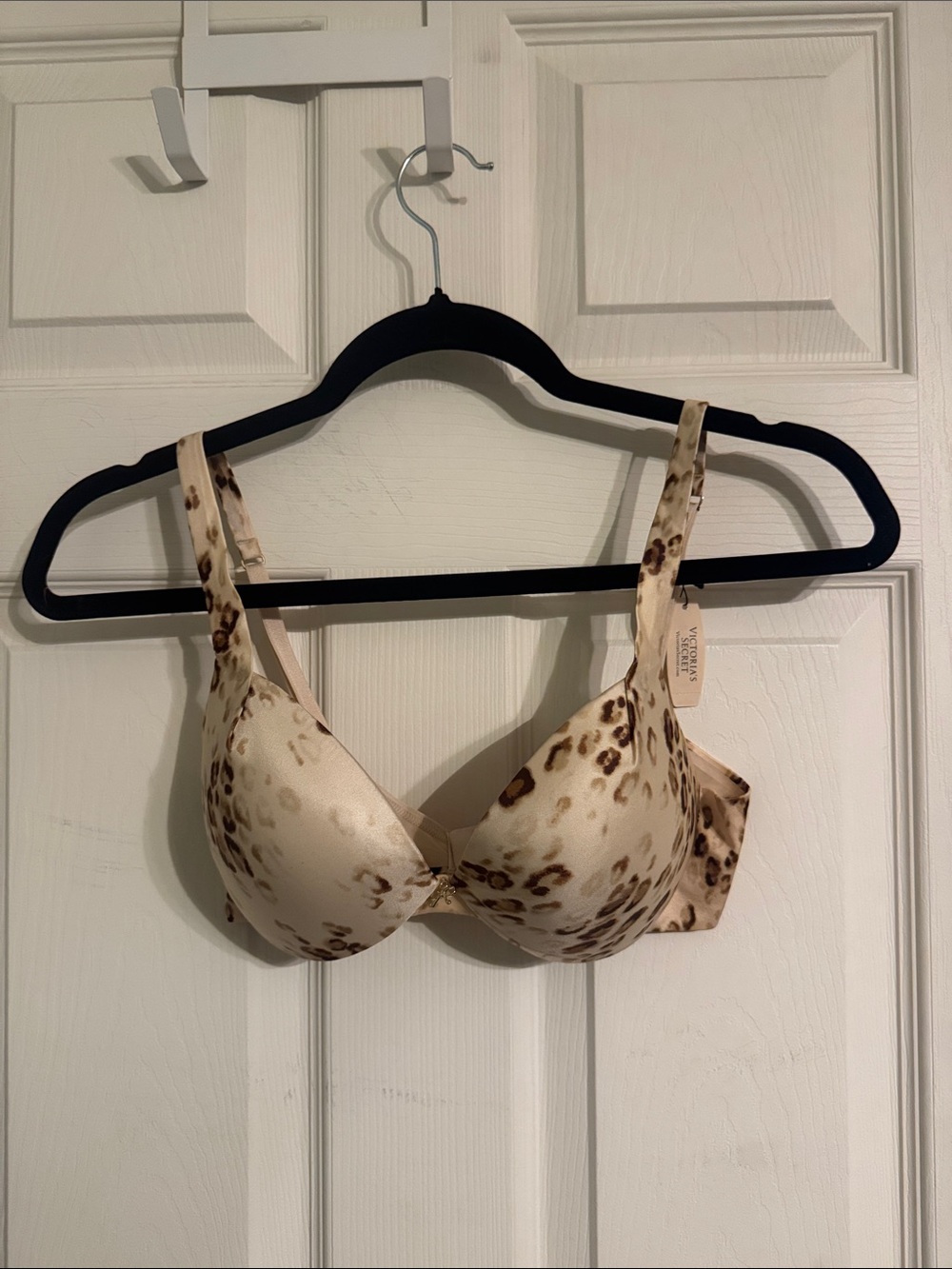 Victoria's Secret Cream Leopard Print T-Shirt Bra